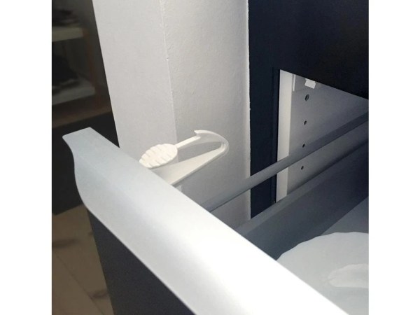 19232-5_8526-babydan-easy-catch-drawer-safety-open-drawer